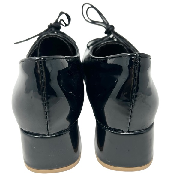 Women's Block Heel Oxford Patent Leather Pumps - Picture 4 of 5